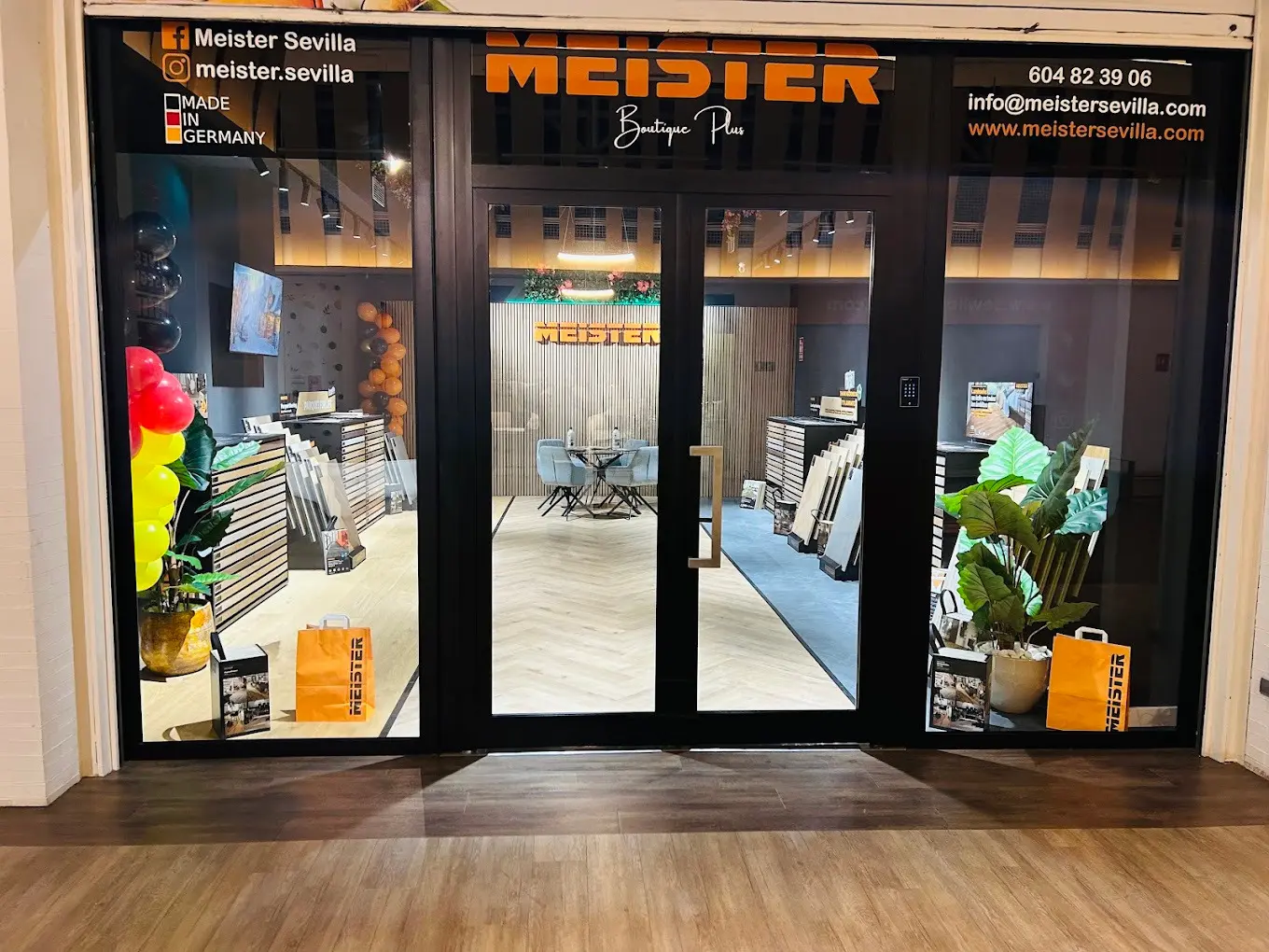 Zona de exposición y muestras de la Boutique Plus MEISTER Sevilla